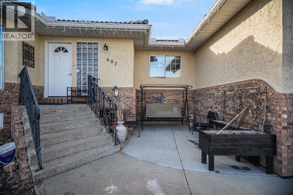 607 9 Street Se, High River, AB - Outdoor