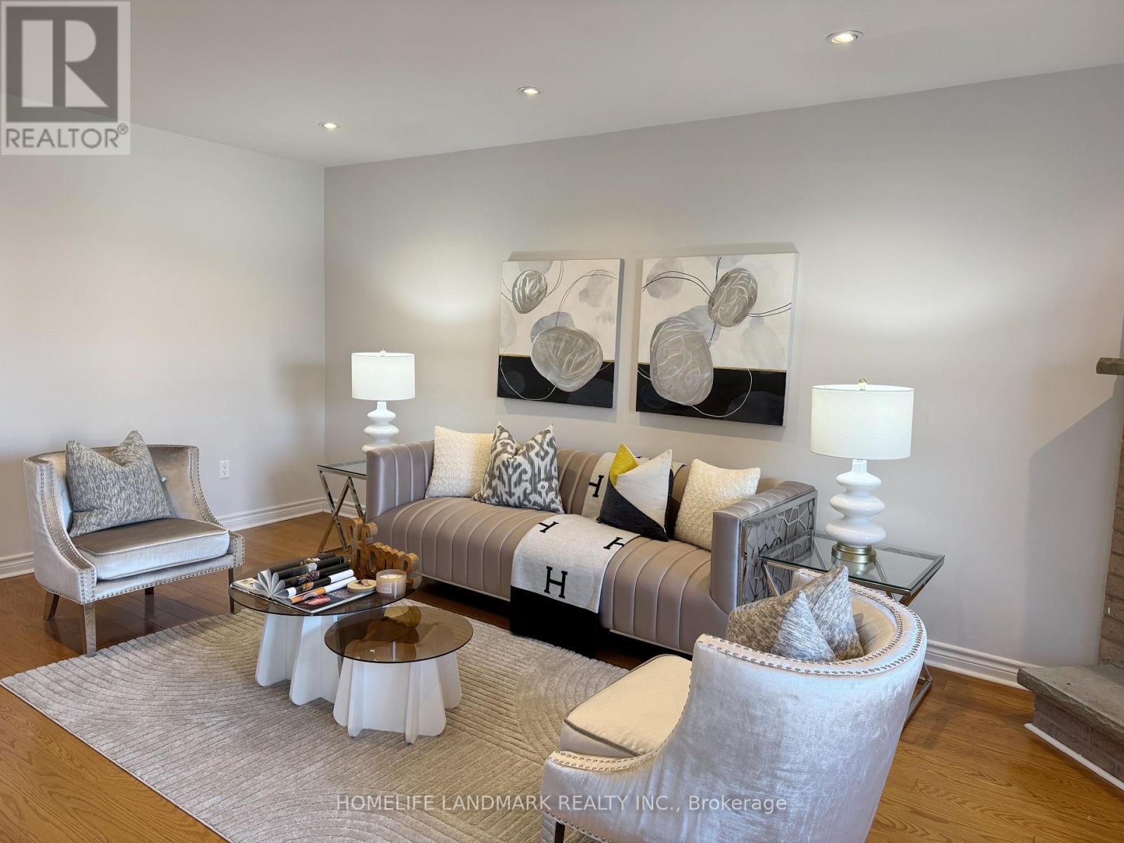 5159 Sunray Drive, Mississauga, ON - Indoor Photo Showing Living Room