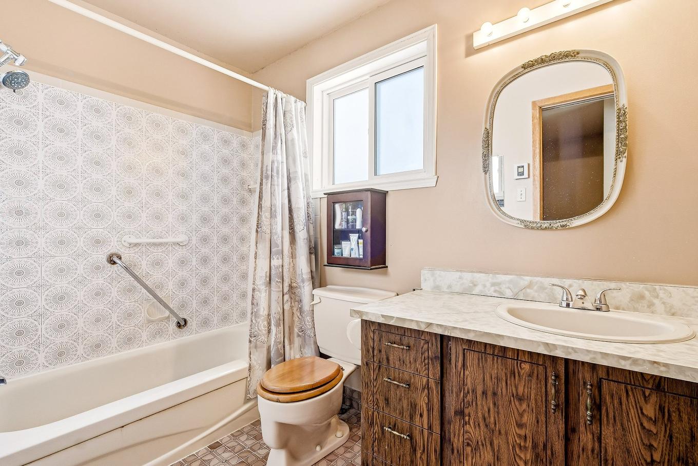 Salle de bains - 416 Rue Forest, Mont-Saint-Hilaire, QC