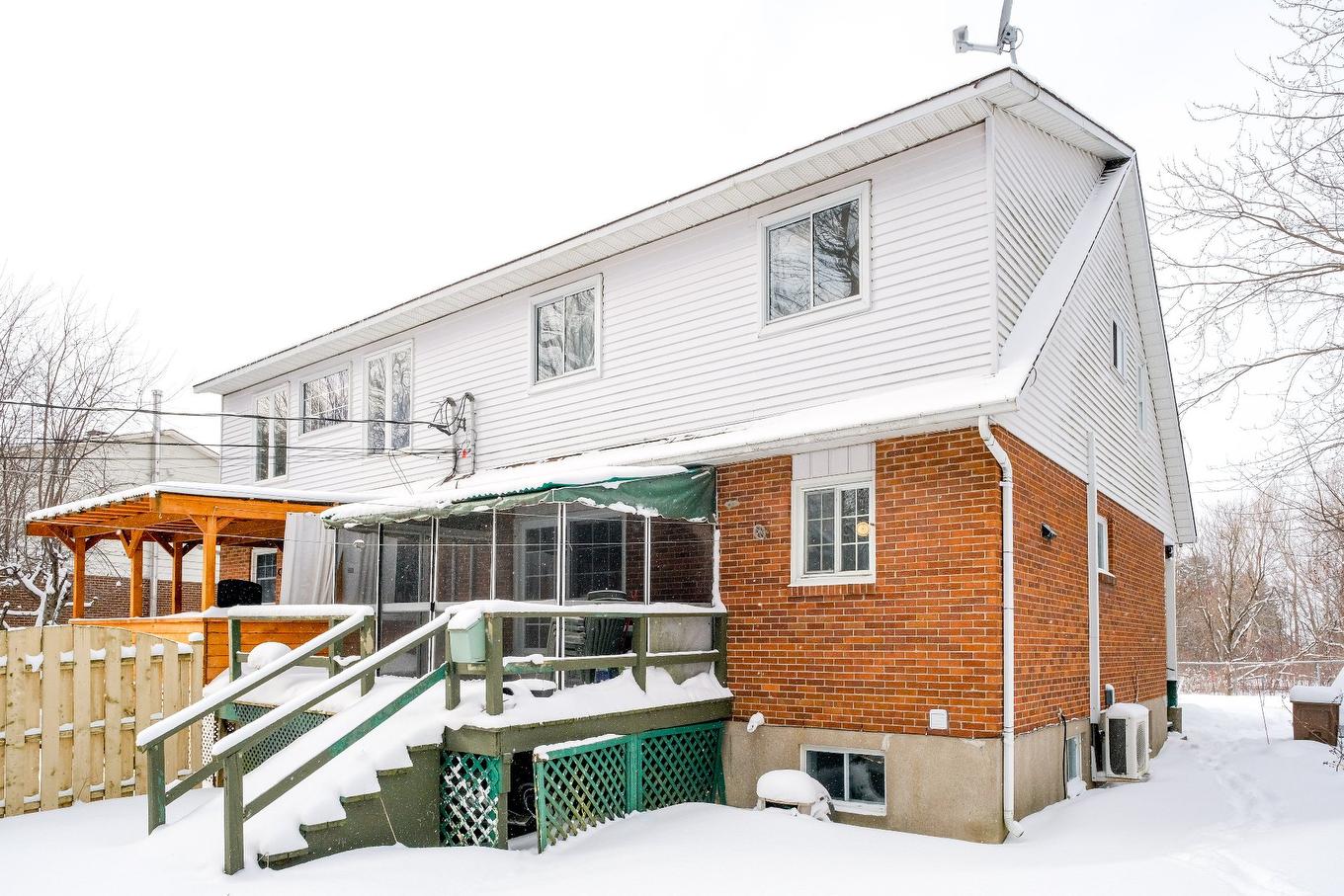 Face arrière - 416 Rue Forest, Mont-Saint-Hilaire, QC