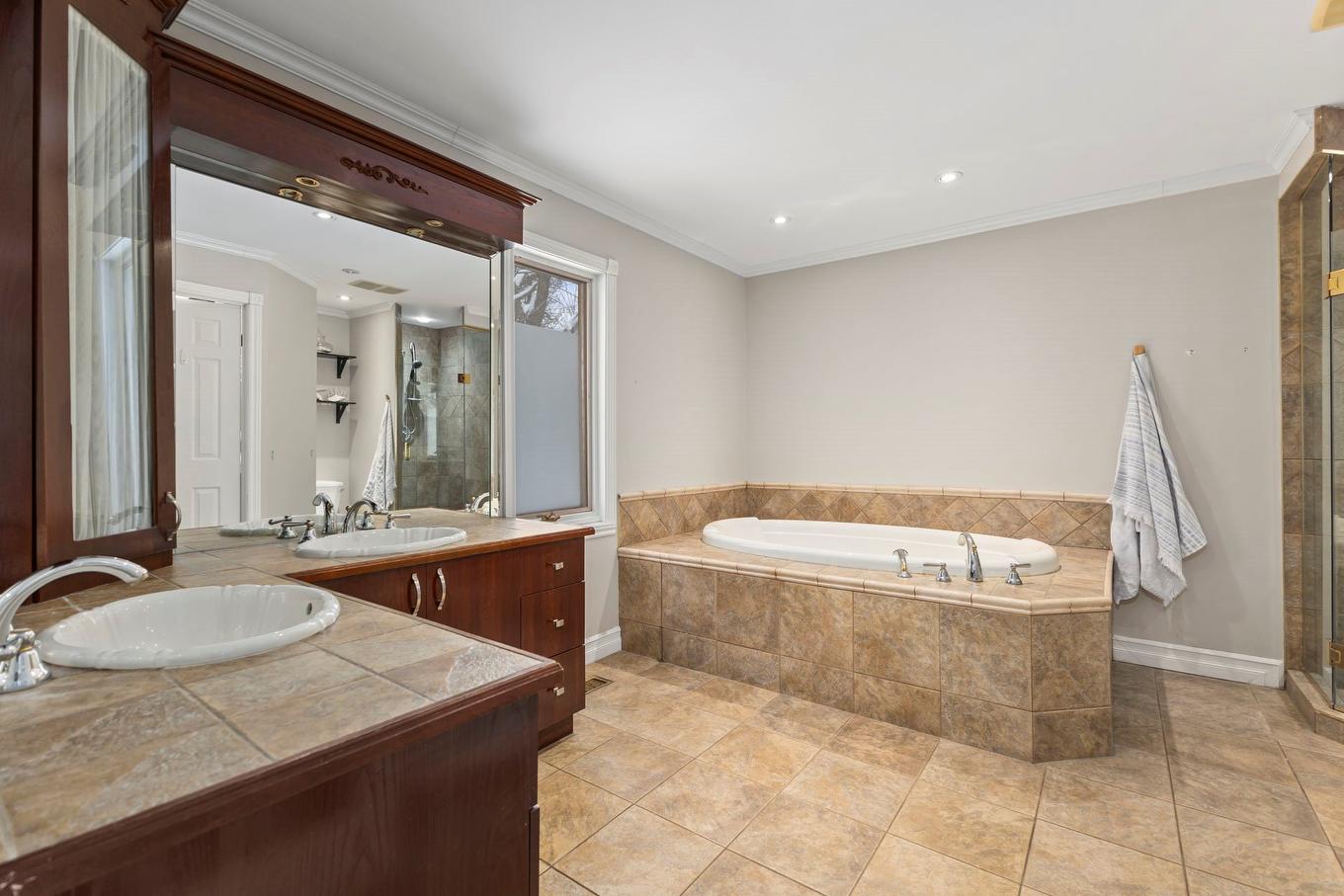 Salle de bains attenante à la CCP - 3059 Place Palomino, Saint-Lazare, QC - Indoor Photo Showing Bathroom