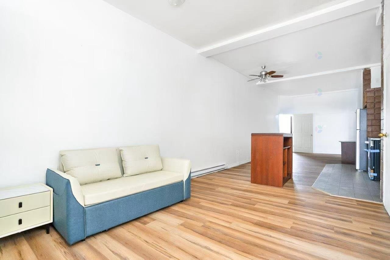 Living Room - 16 Rue St-André, Saint-Rémi, QC - Indoor