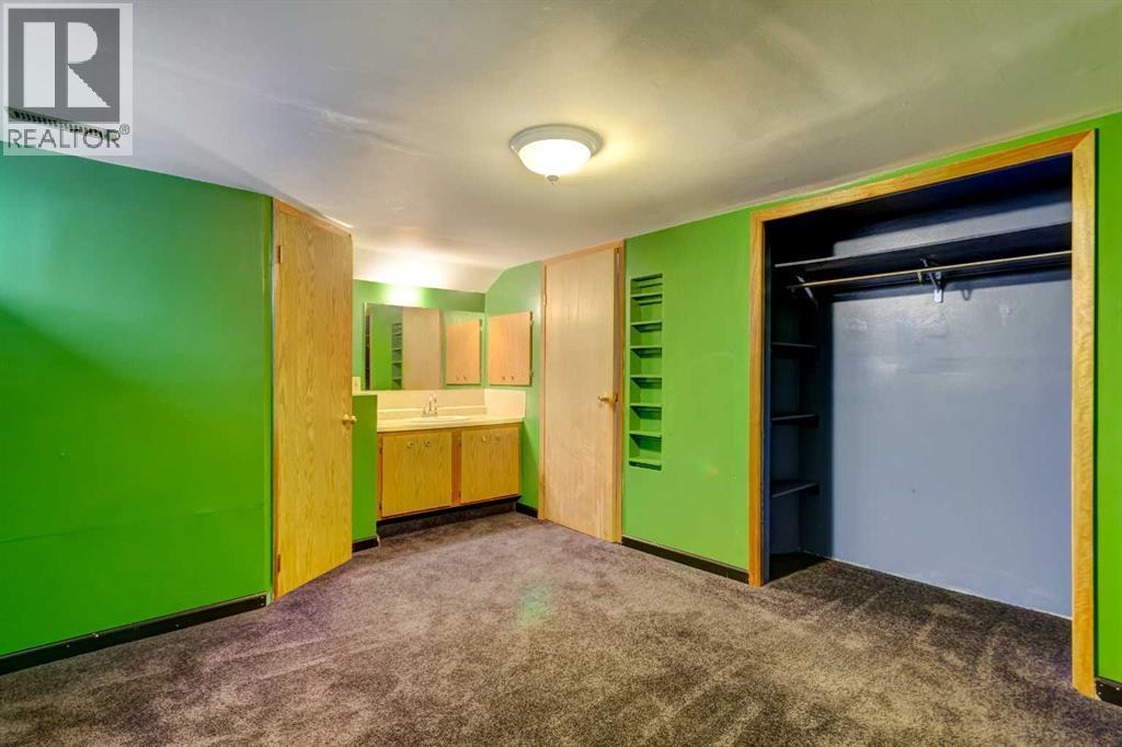 184 Riverbend Drive Se, Calgary, AB - Indoor