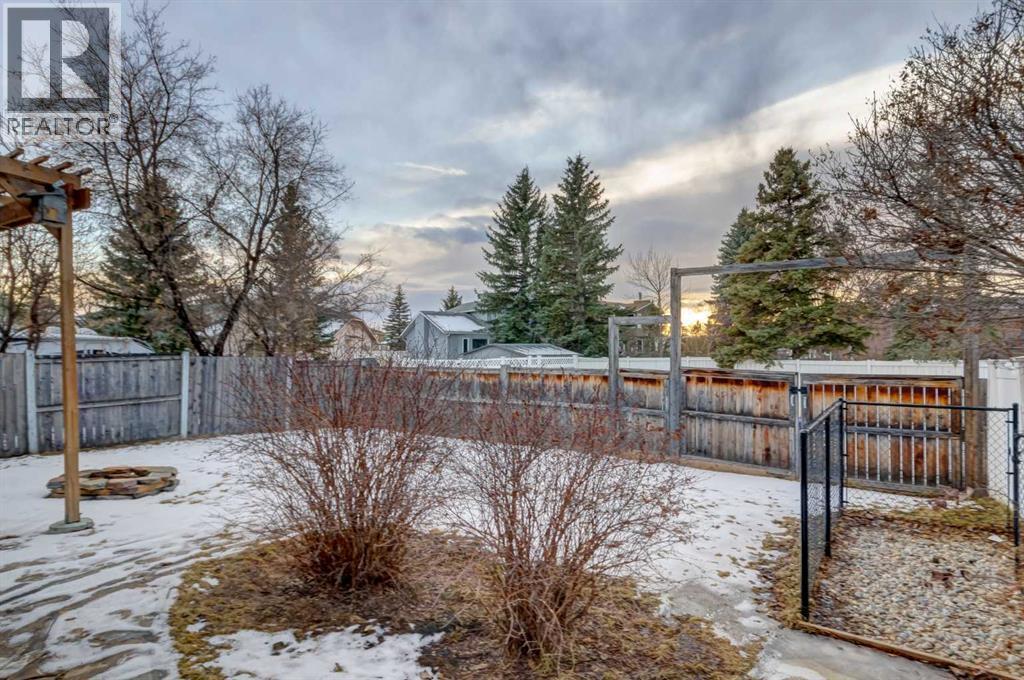 184 Riverbend Drive Se, Calgary, AB - Outdoor