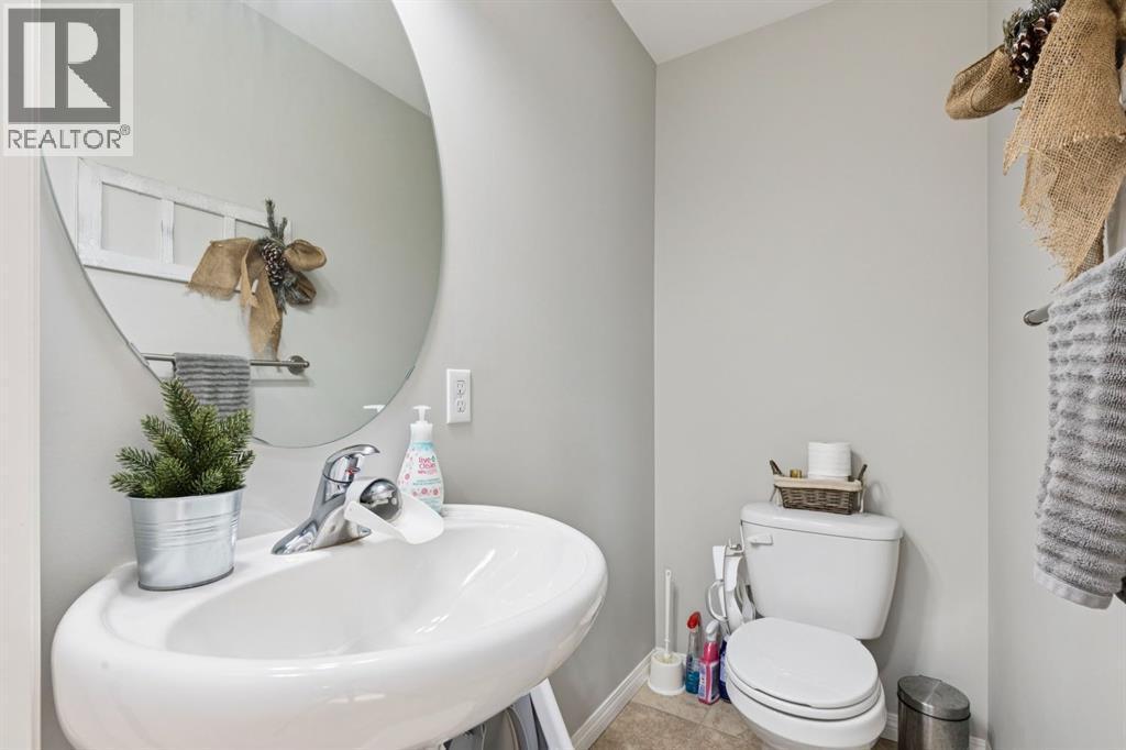 996 Windsong Drive Sw, Airdrie, AB - Indoor Photo Showing Bathroom