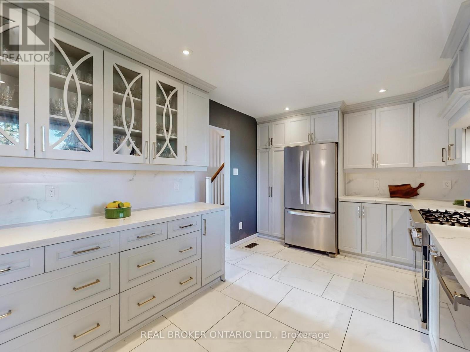 15 Jasmine Crescent, Whitchurch-Stouffville, ON - Indoor Photo Showing Kitchen With Stainless Steel Kitchen