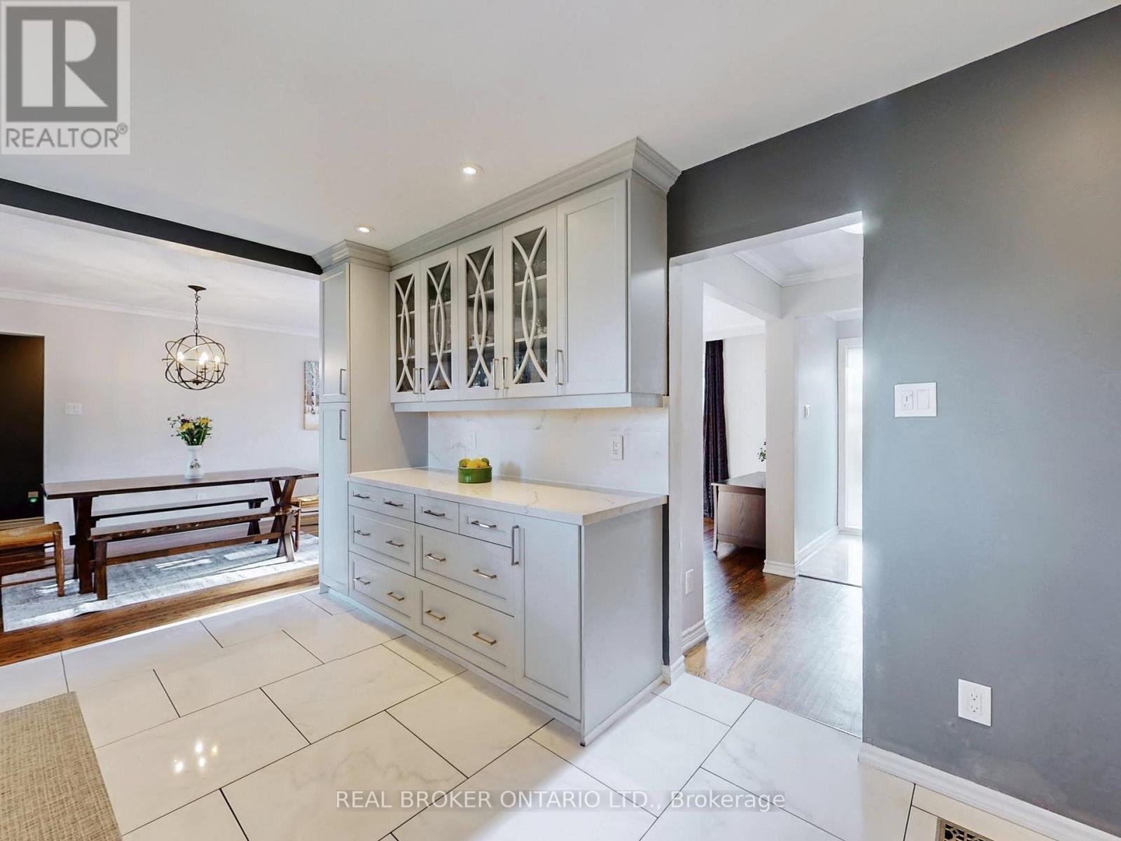 15 Jasmine Crescent, Whitchurch-Stouffville, ON - Indoor Photo Showing Other Room