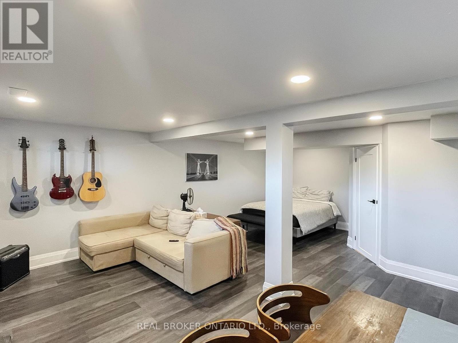 15 Jasmine Crescent, Whitchurch-Stouffville, ON - Indoor Photo Showing Other Room