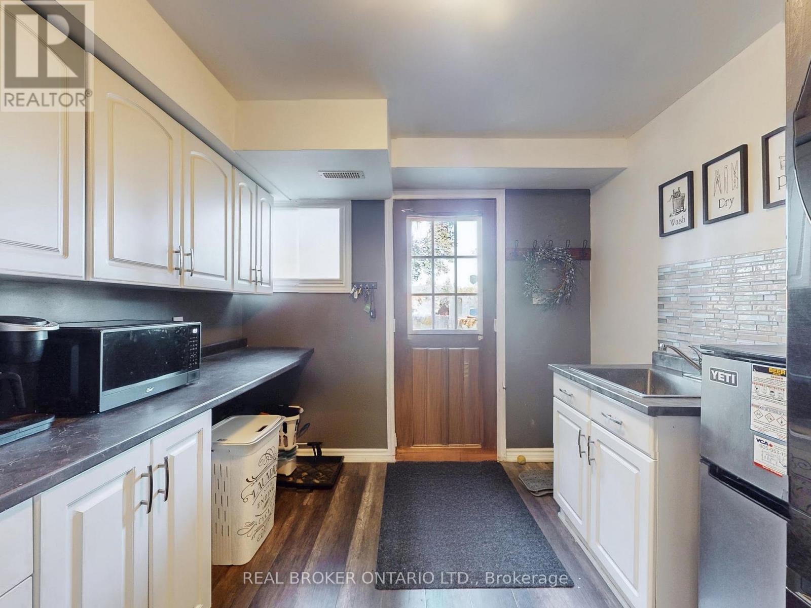 15 Jasmine Crescent, Whitchurch-Stouffville, ON - Indoor Photo Showing Kitchen