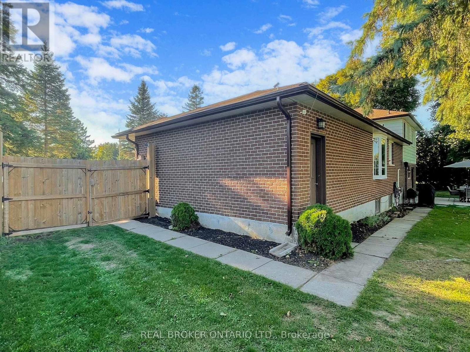 15 Jasmine Crescent, Whitchurch-Stouffville, ON - Outdoor