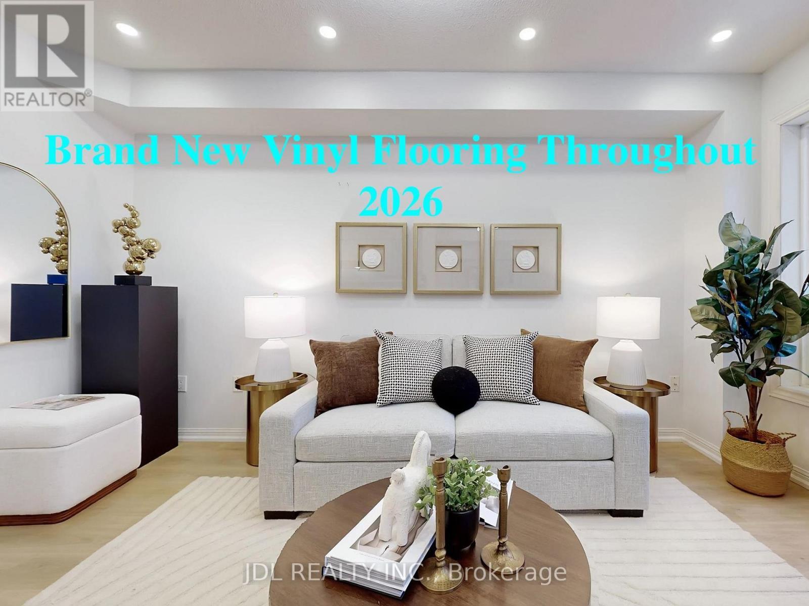 39 - 2 Clay Brick Court, Brampton, ON - Indoor Photo Showing Living Room