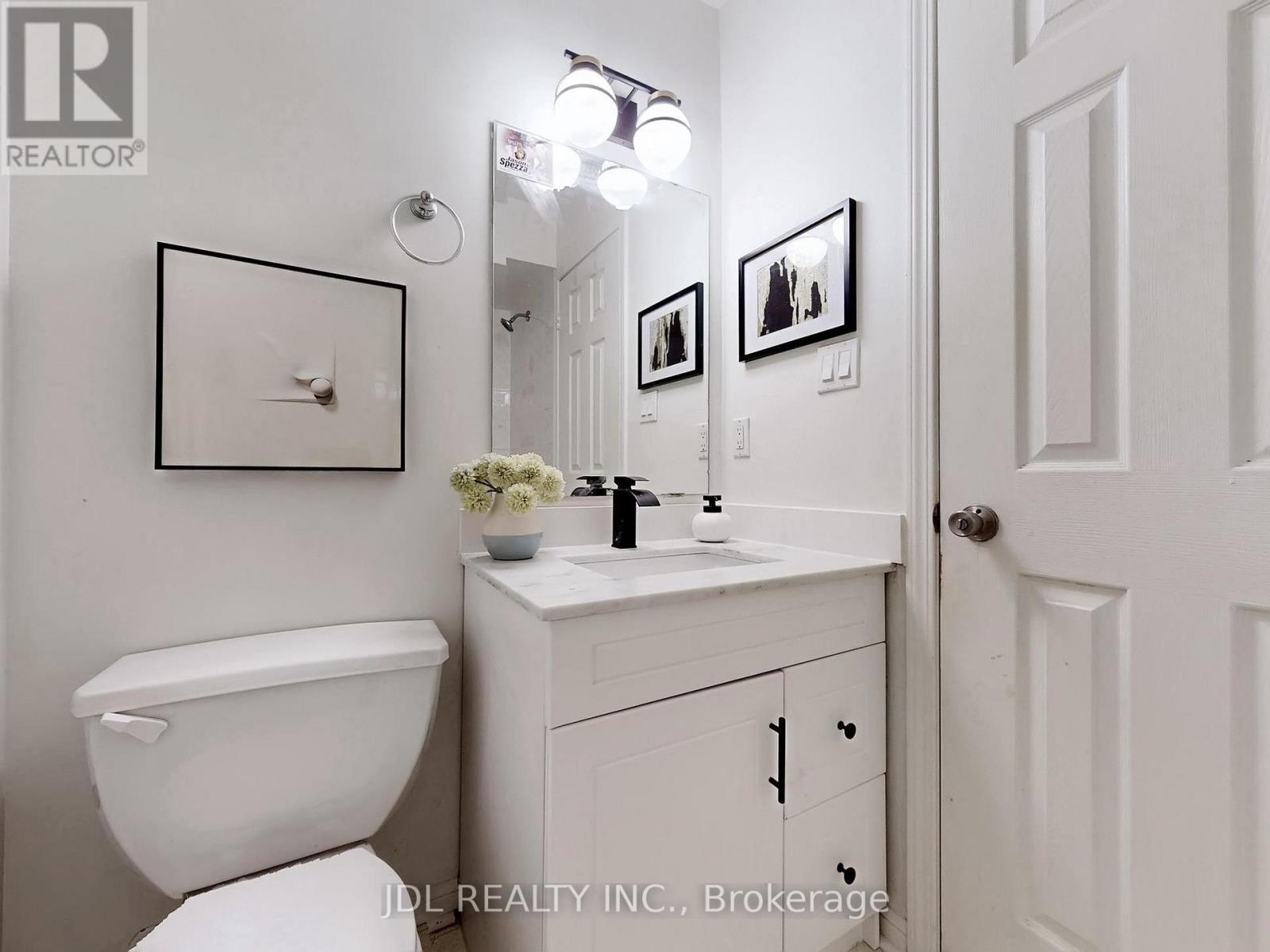 39 - 2 Clay Brick Court, Brampton, ON - Indoor Photo Showing Bathroom
