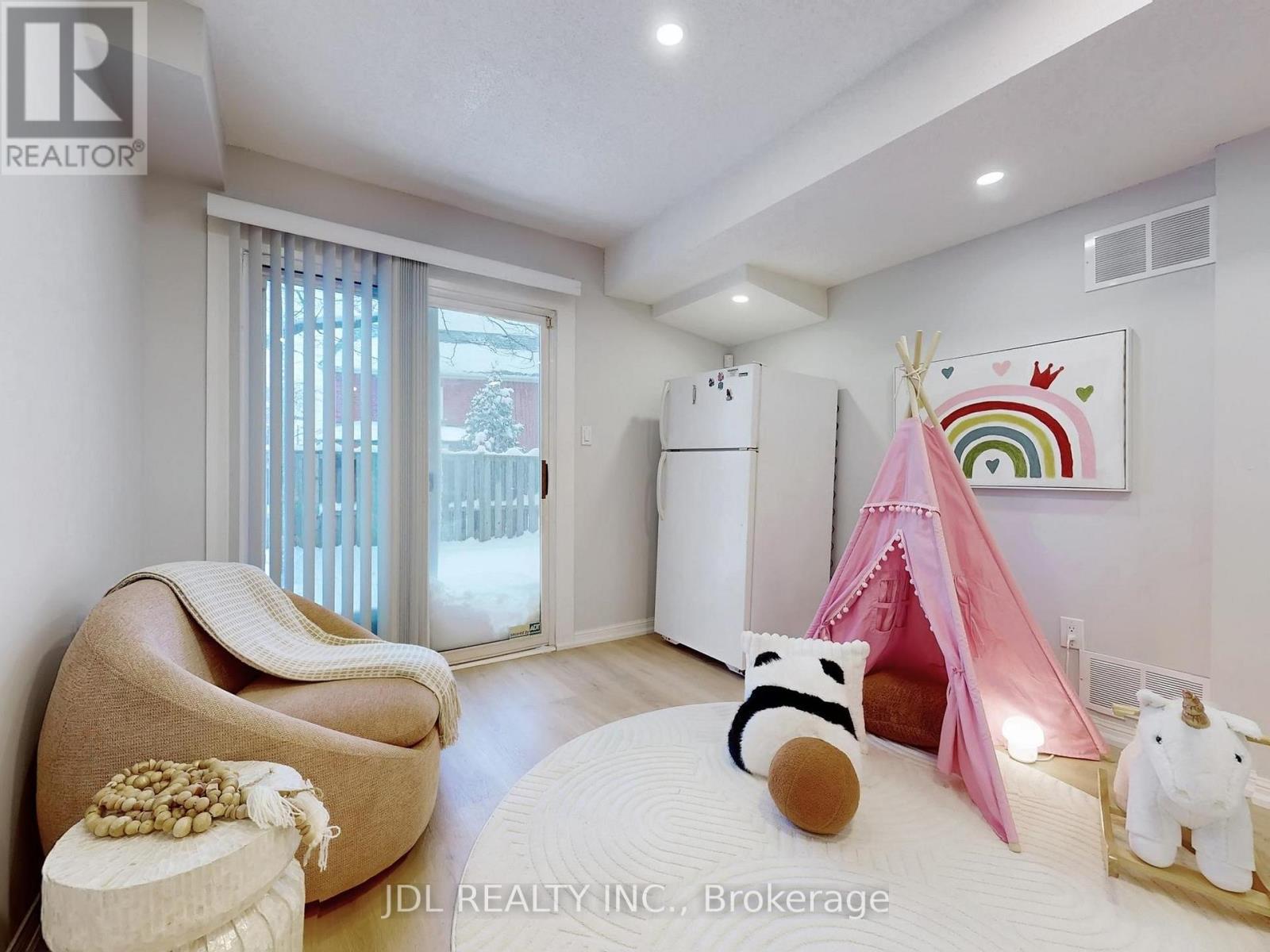 39 - 2 Clay Brick Court, Brampton, ON - Indoor