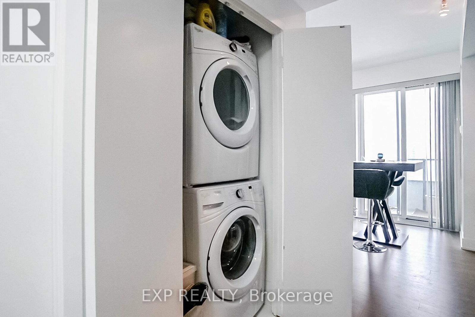 2221 - 30 Shore Breeze Drive, Toronto, ON - Indoor Photo Showing Laundry Room