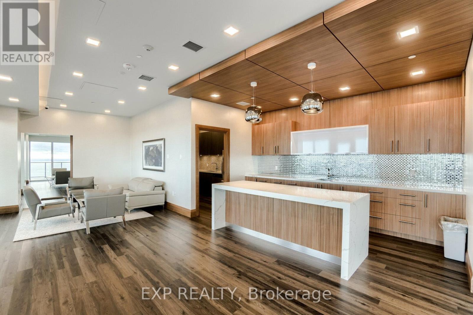 2221 - 30 Shore Breeze Drive, Toronto, ON - Indoor Photo Showing Kitchen With Upgraded Kitchen