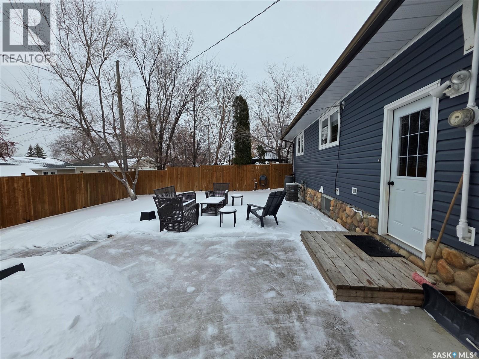 211 Allen Drive, Swift Current, SK - Outdoor