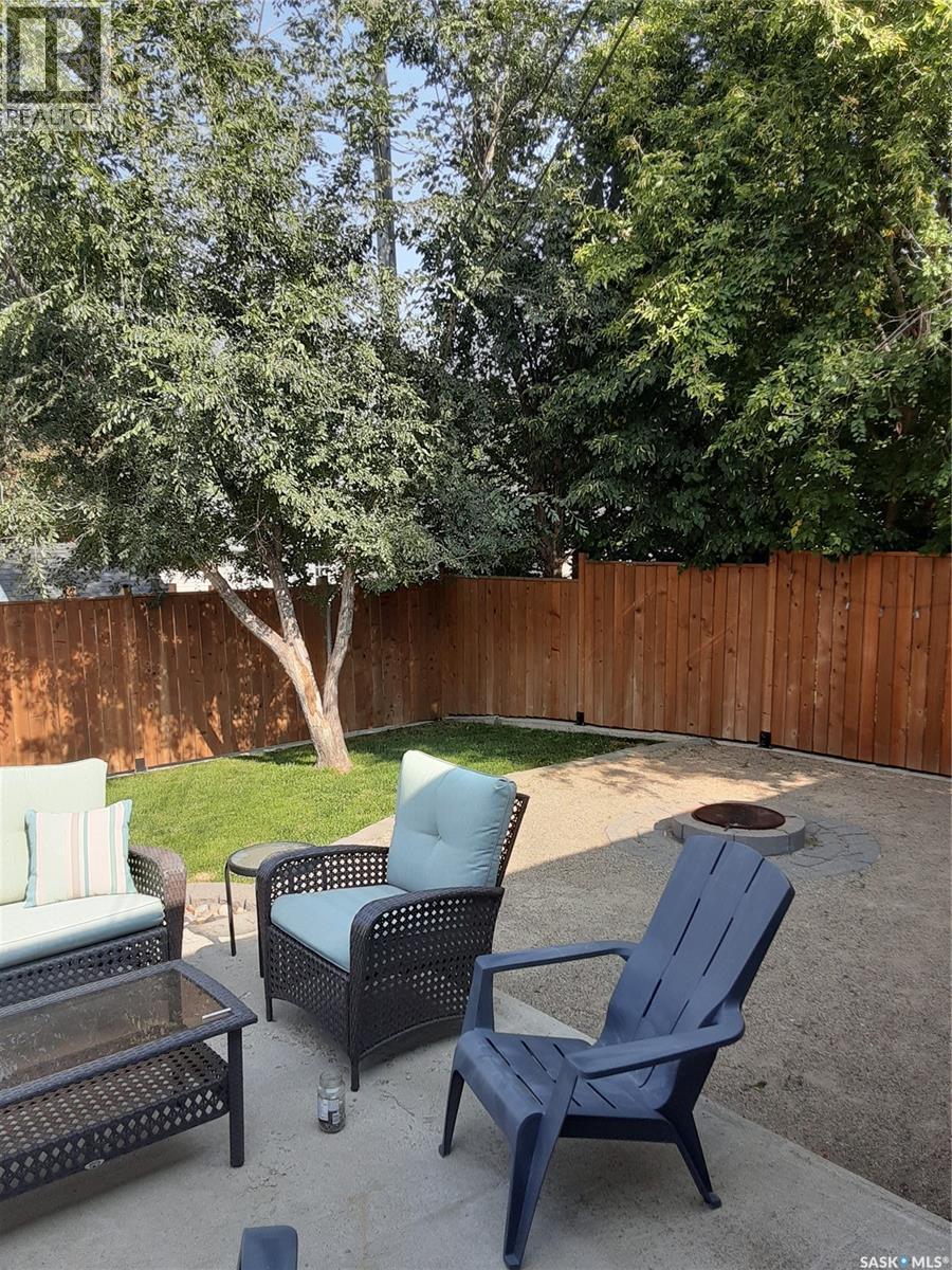 211 Allen Drive, Swift Current, SK - Outdoor With Deck Patio Veranda