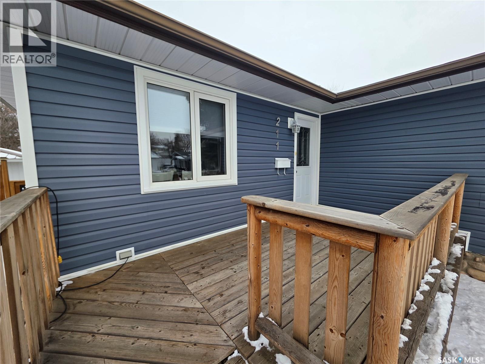 211 Allen Drive, Swift Current, SK - Outdoor With Exterior