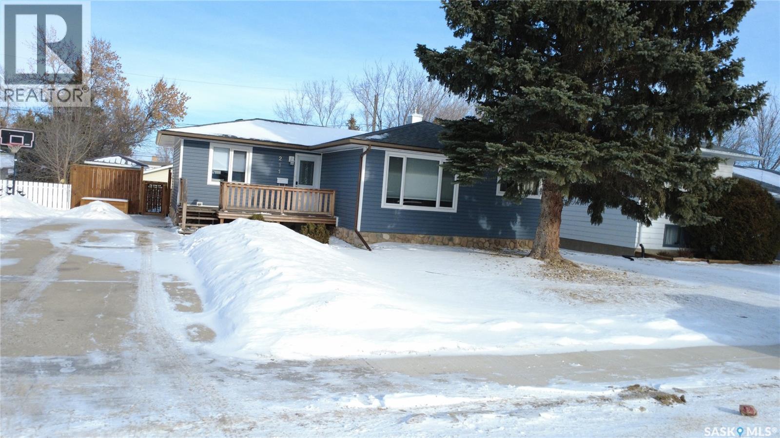 211 Allen Drive, Swift Current, SK - Outdoor
