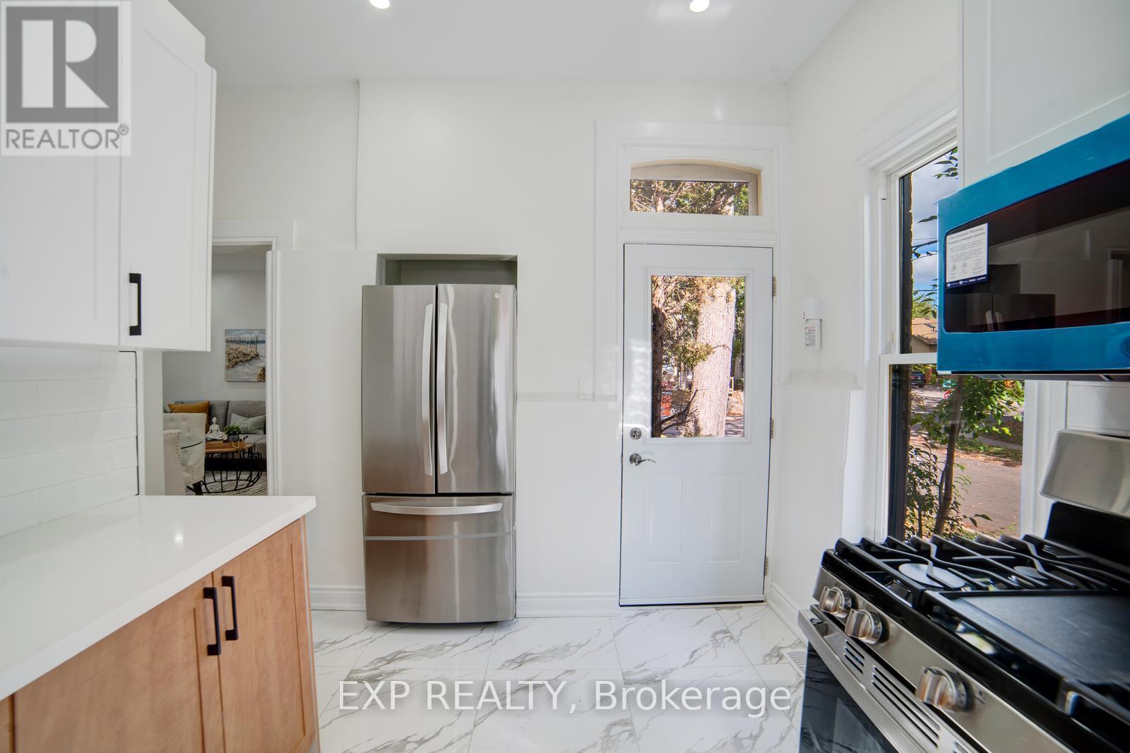 28 Springbank Drive, London South (South E), ON - Indoor Photo Showing Kitchen