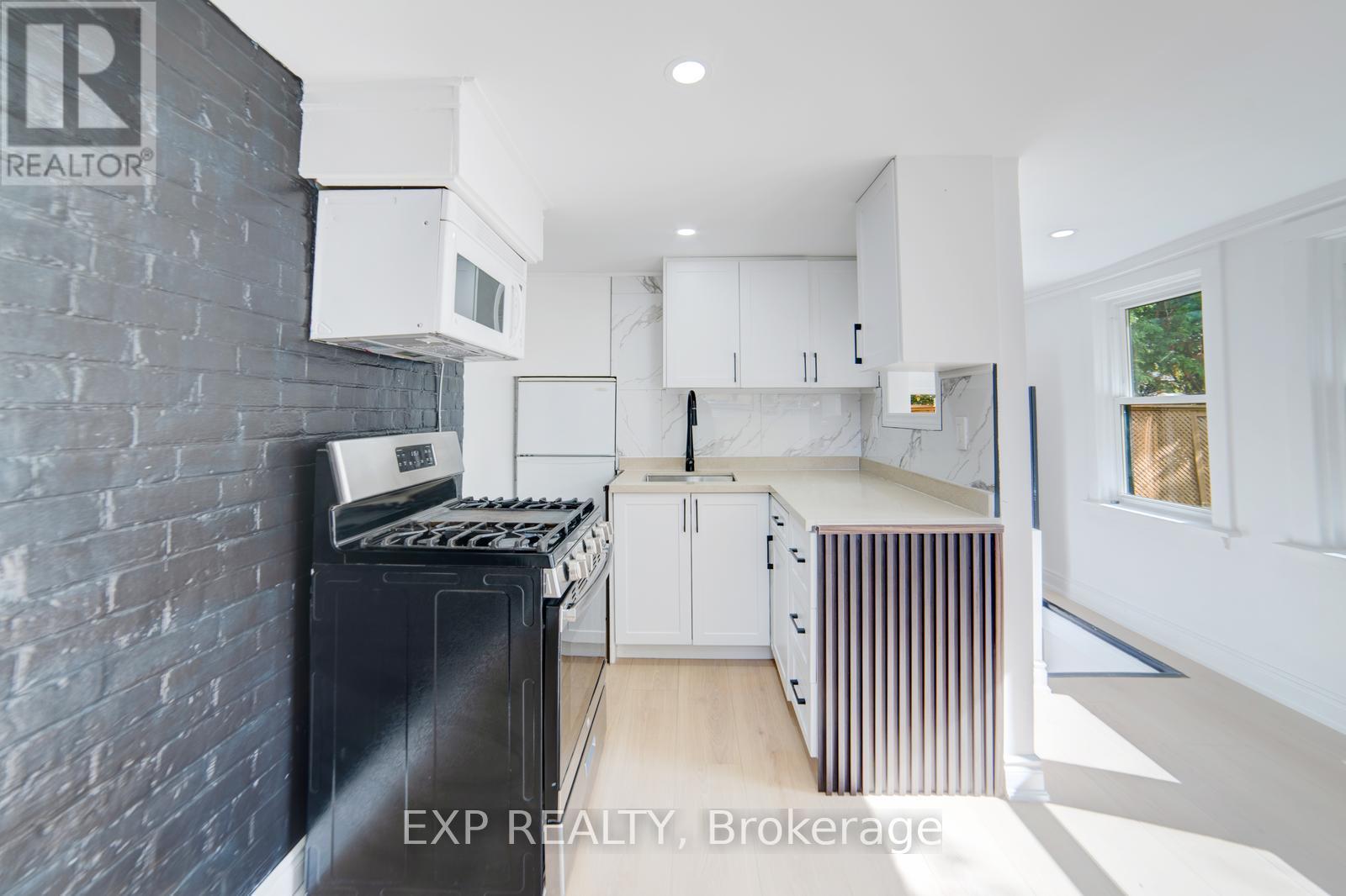 28 Springbank Drive, London South (South E), ON - Indoor Photo Showing Kitchen