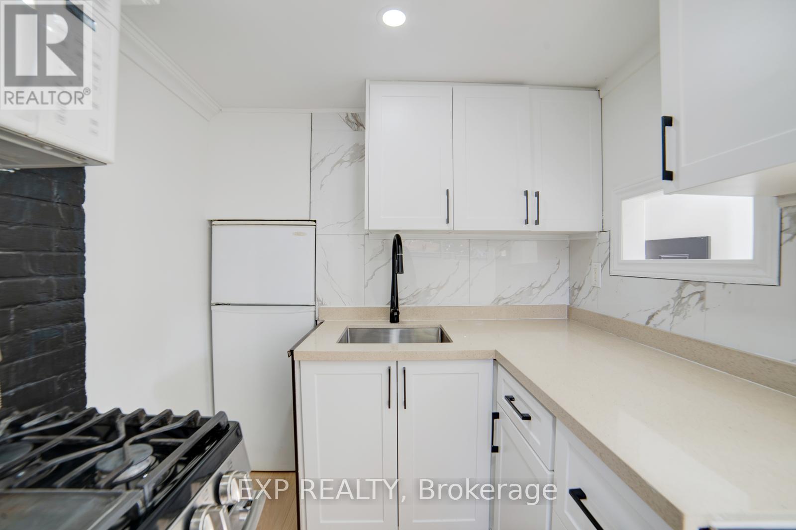 28 Springbank Drive, London South (South E), ON - Indoor Photo Showing Kitchen