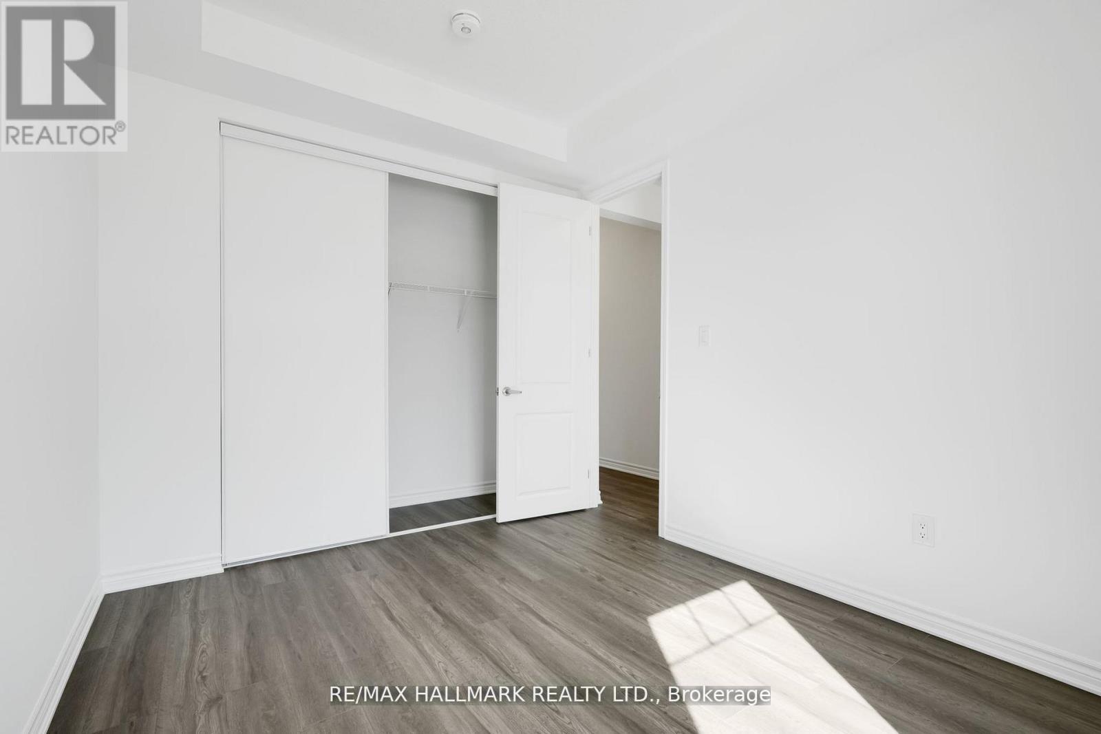 700 Sargeant Place, Innisfil, ON - Indoor Photo Showing Other Room