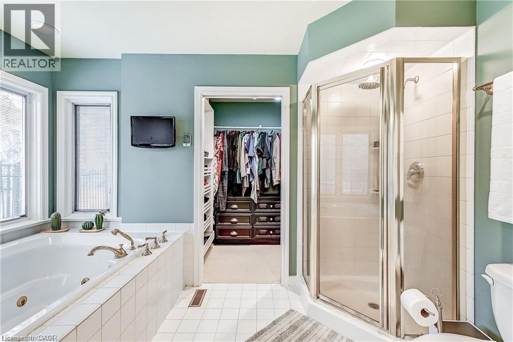 3021 Lakeshore Road, Burlington, ON - Indoor Photo Showing Bathroom