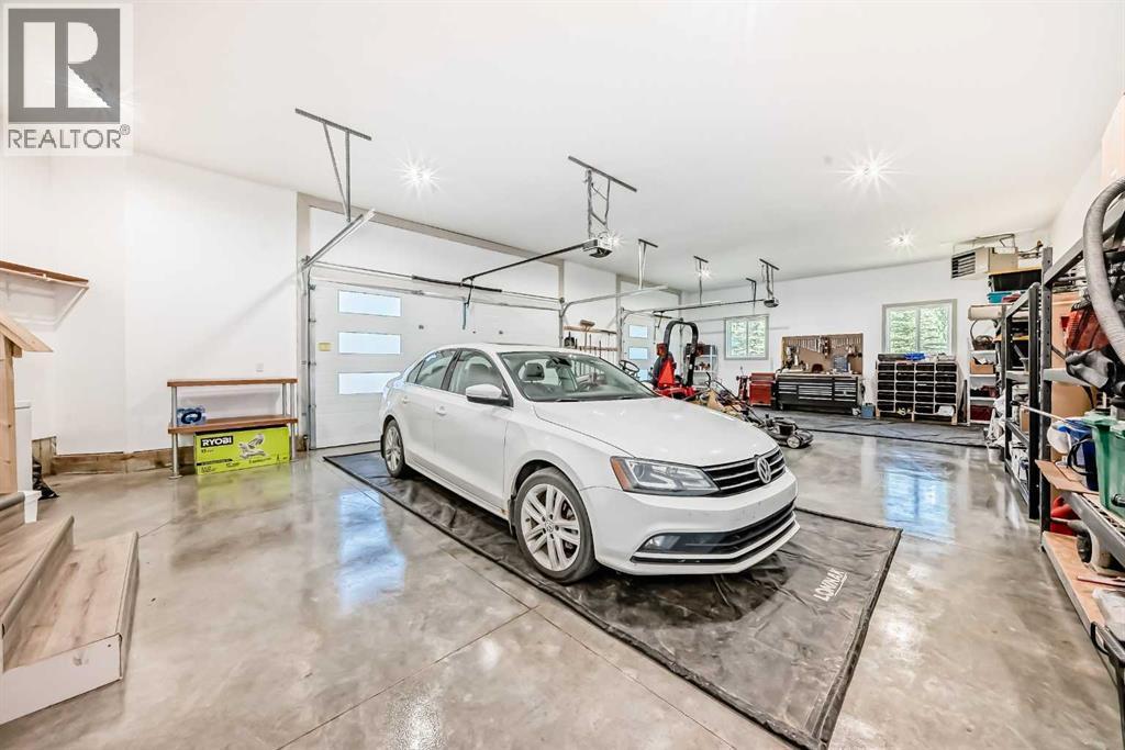 3 - 255049 Township Rd 432, Rural Ponoka County, AB - Indoor Photo Showing Garage