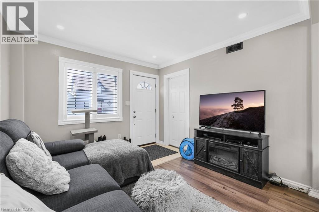 410 Cope Street, Hamilton, ON - Indoor Photo Showing Other Room