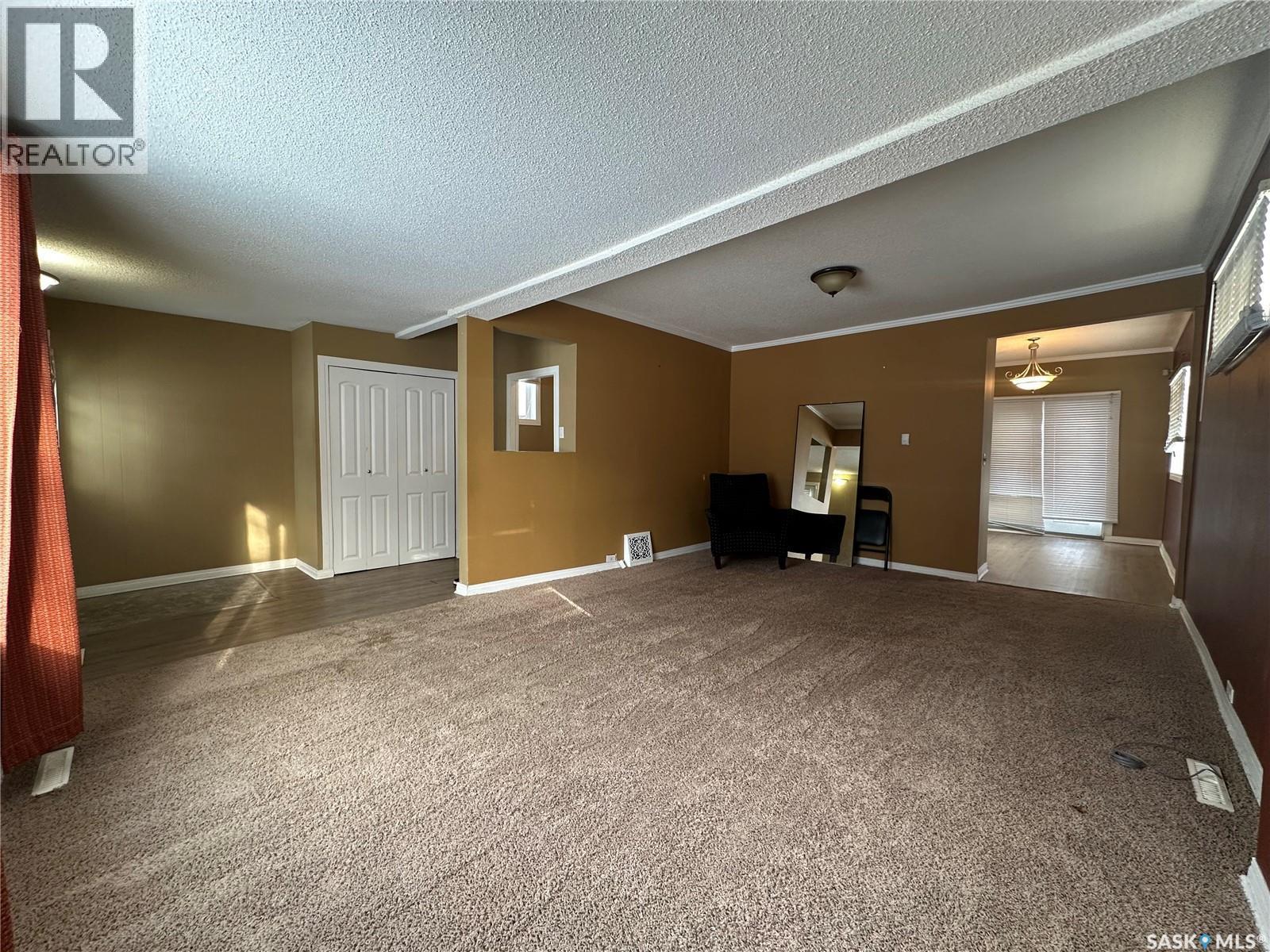 59 Haultain Avenue, Yorkton, SK - Indoor Photo Showing Other Room