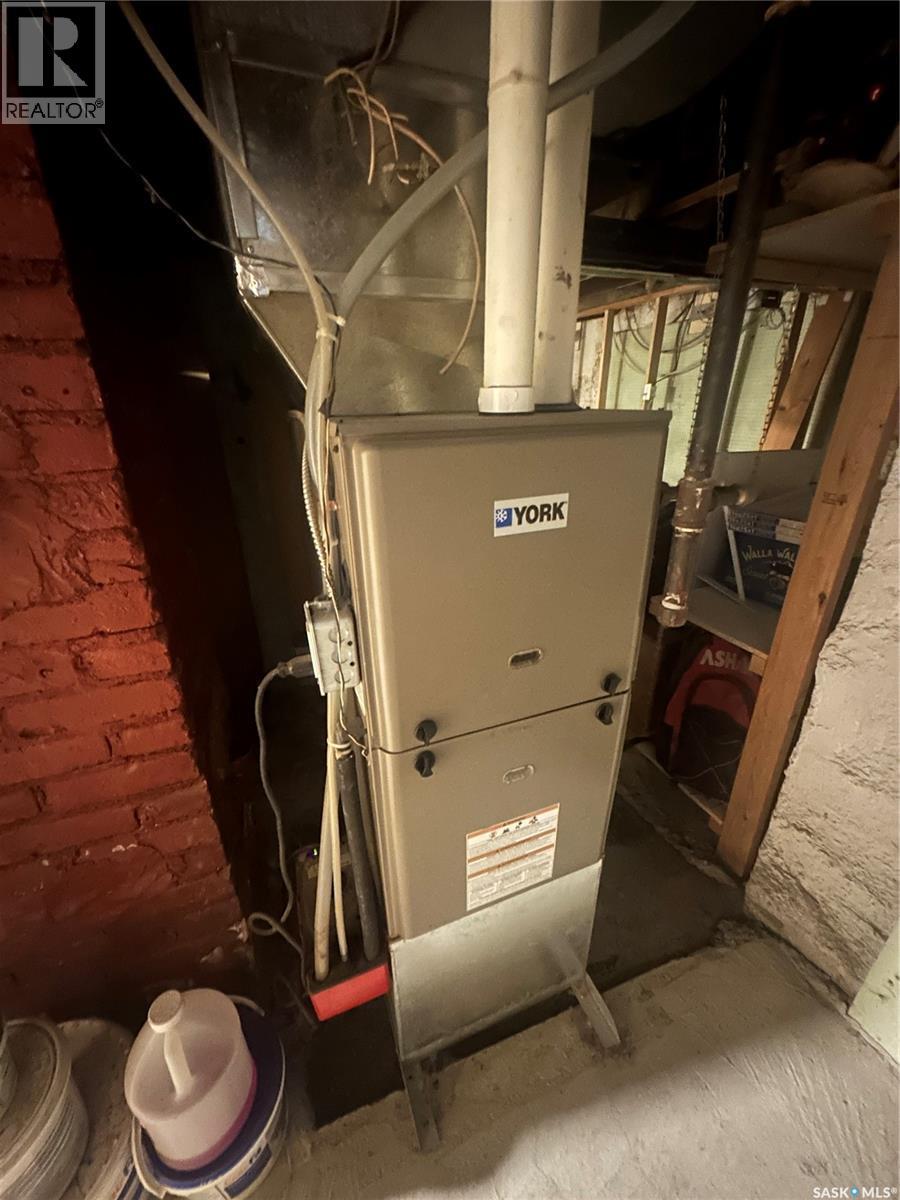 59 Haultain Avenue, Yorkton, SK - Indoor Photo Showing Basement