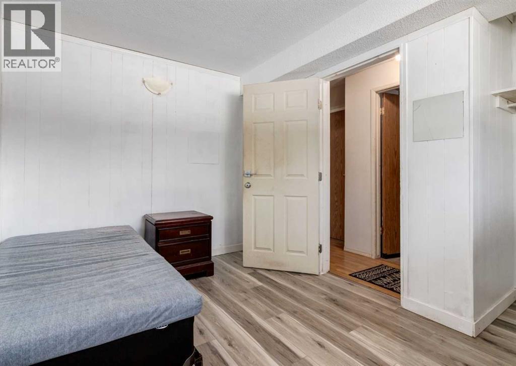 7634 & 7636 22A Street Se, Calgary, AB - Indoor Photo Showing Bedroom