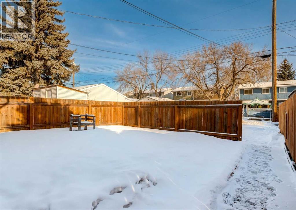 7634 & 7636 22A Street Se, Calgary, AB - Outdoor