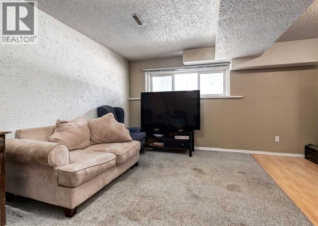 7634 & 7636 22A Street Se, Calgary, AB - Indoor