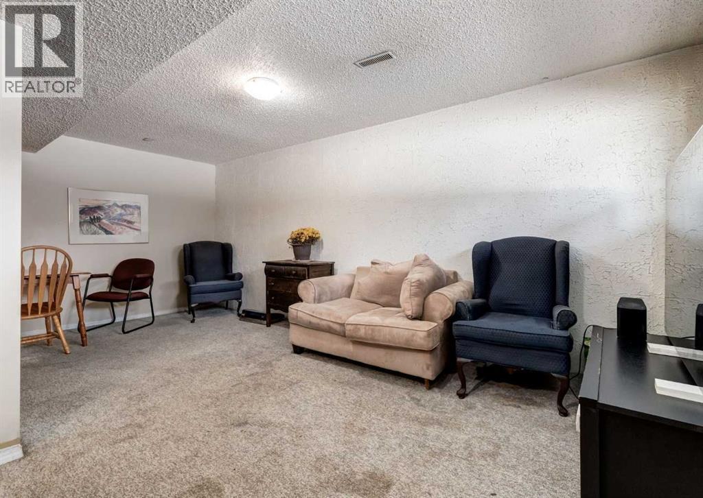 7634 & 7636 22A Street Se, Calgary, AB - Indoor