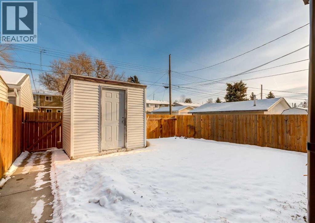 7634 & 7636 22A Street Se, Calgary, AB - Outdoor