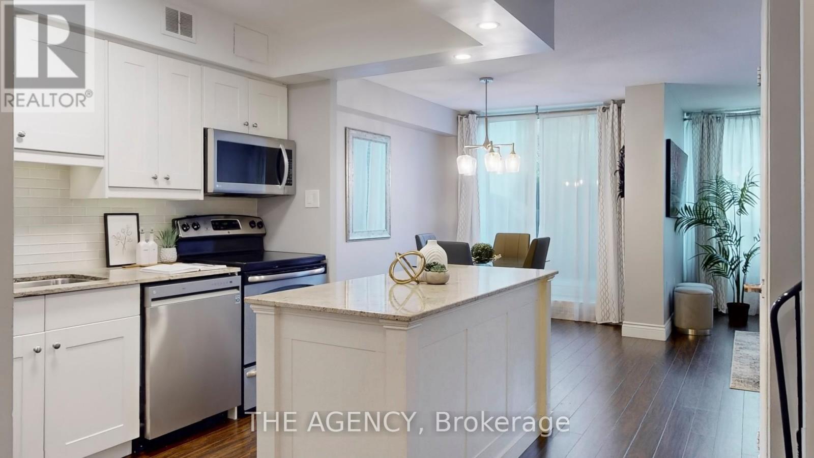 119 - 60 Southport Street N, Toronto, ON - Indoor Photo Showing Kitchen