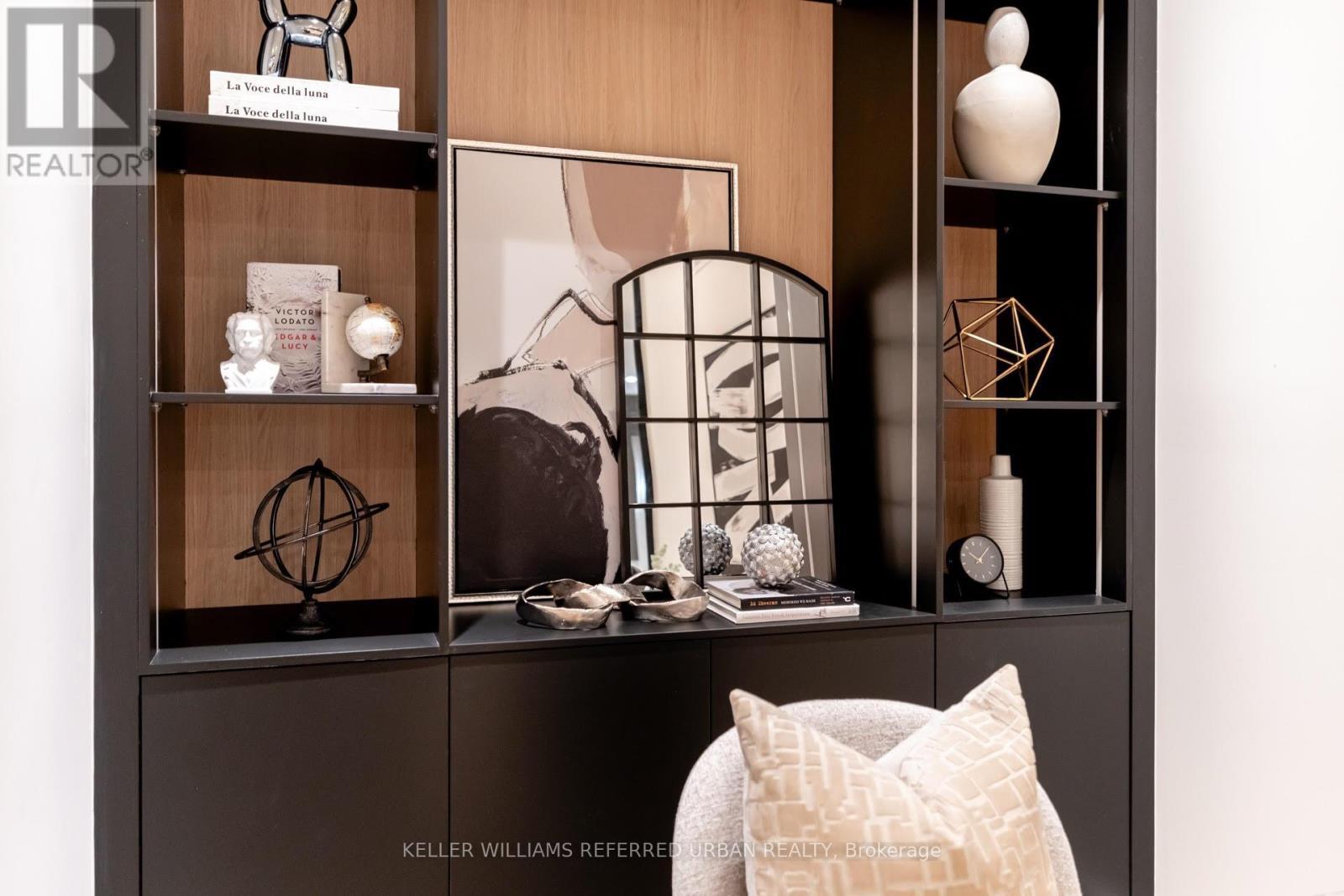 33 Twelfth Street, Toronto, ON - Indoor Photo Showing Other Room