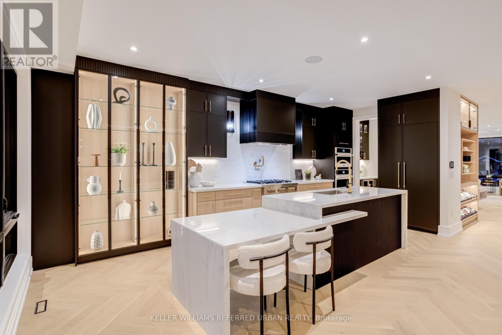 33 Twelfth Street, Toronto, ON - Indoor Photo Showing Kitchen