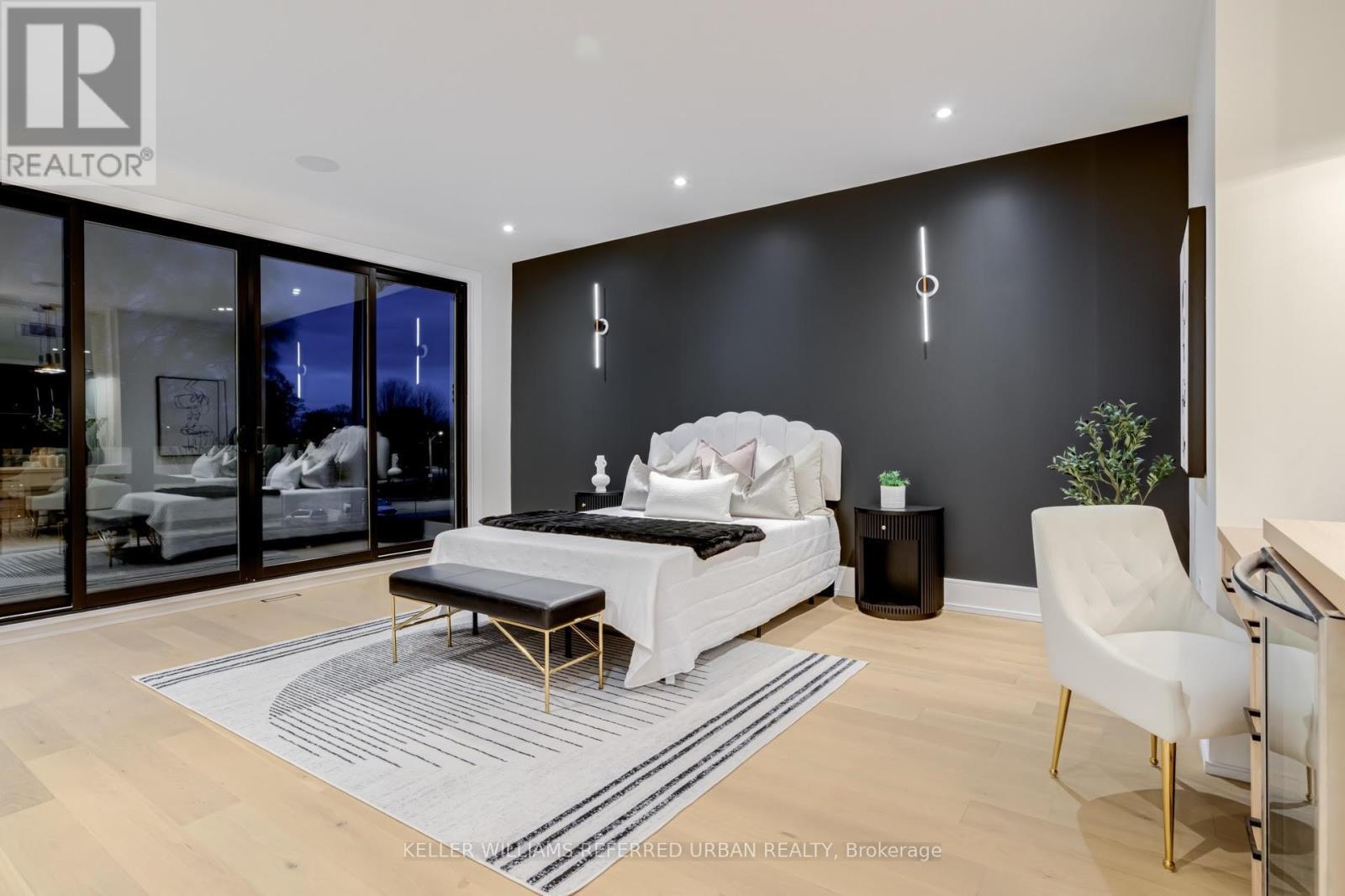 33 Twelfth Street, Toronto, ON - Indoor Photo Showing Other Room