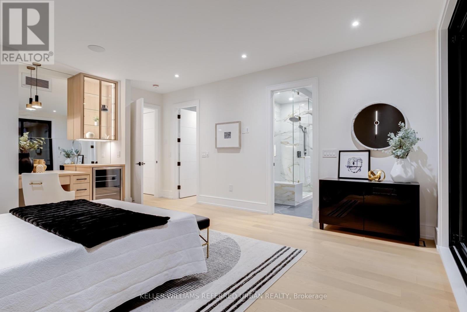 33 Twelfth Street, Toronto, ON - Indoor