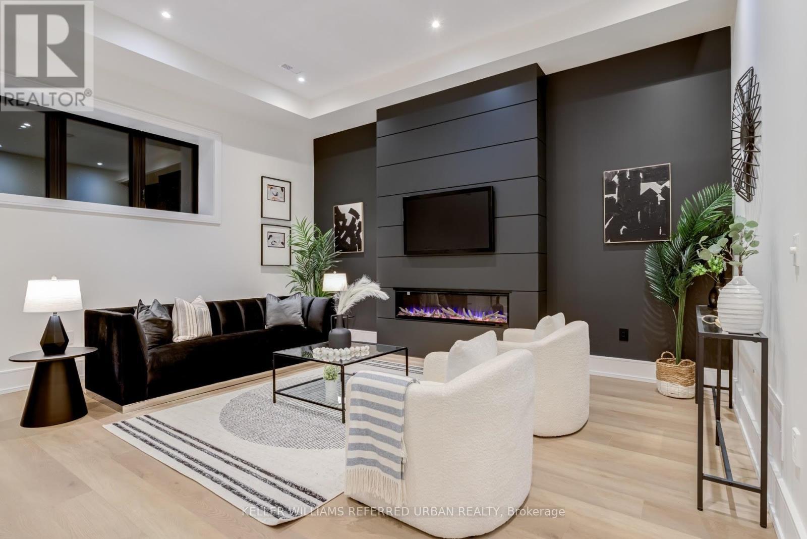 33 Twelfth Street, Toronto, ON - Indoor