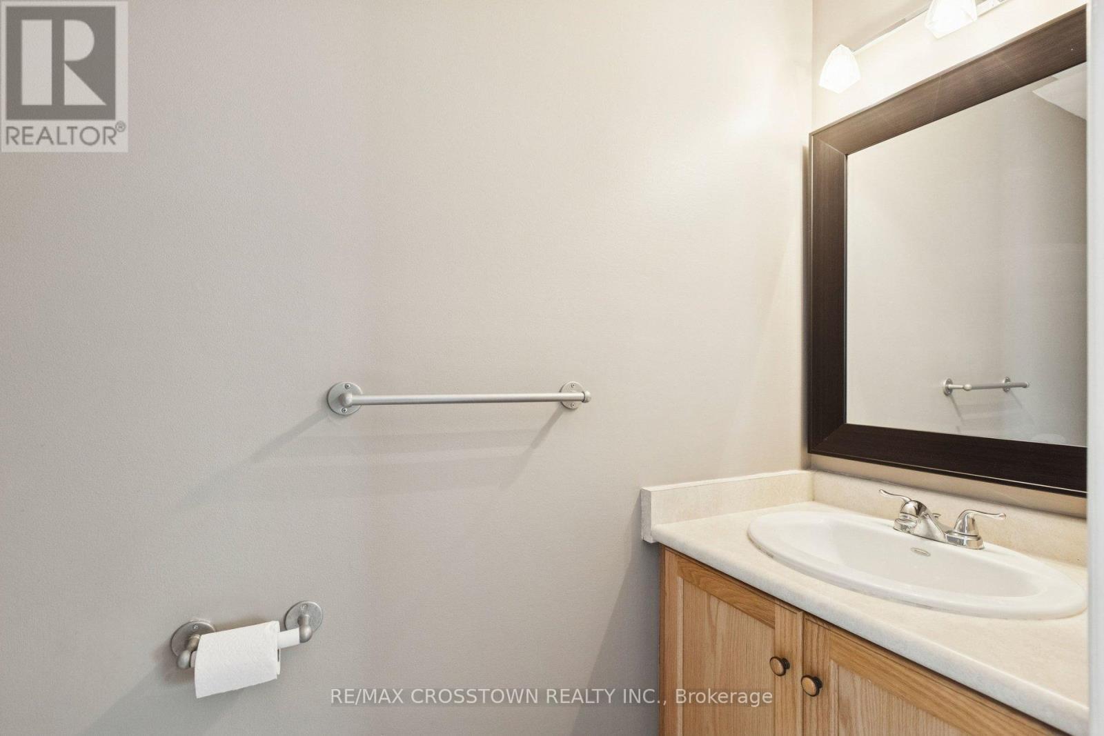 52 Gibb Street, Cambridge, ON - Indoor Photo Showing Bathroom