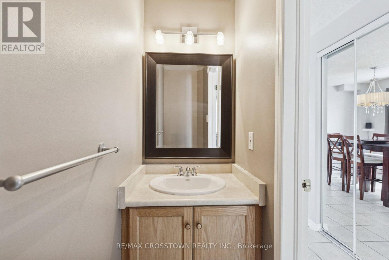 52 Gibb Street, Cambridge, ON - Indoor Photo Showing Bathroom