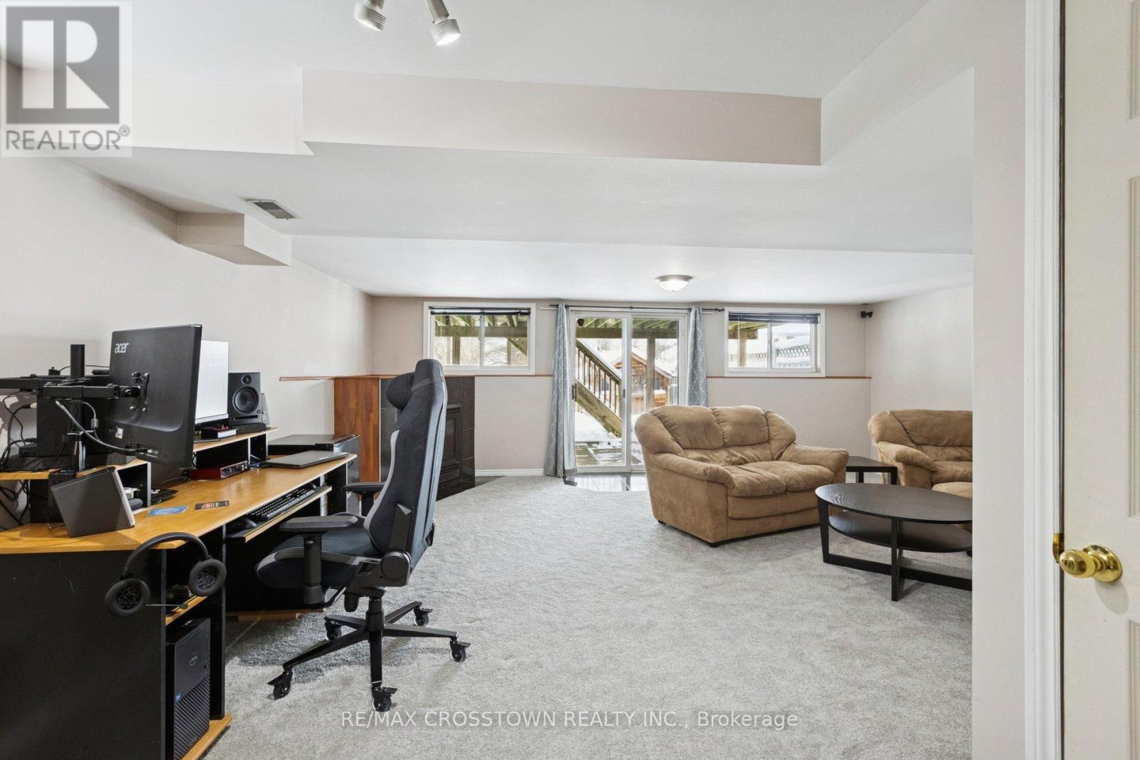 52 Gibb Street, Cambridge, ON - Indoor Photo Showing Other Room