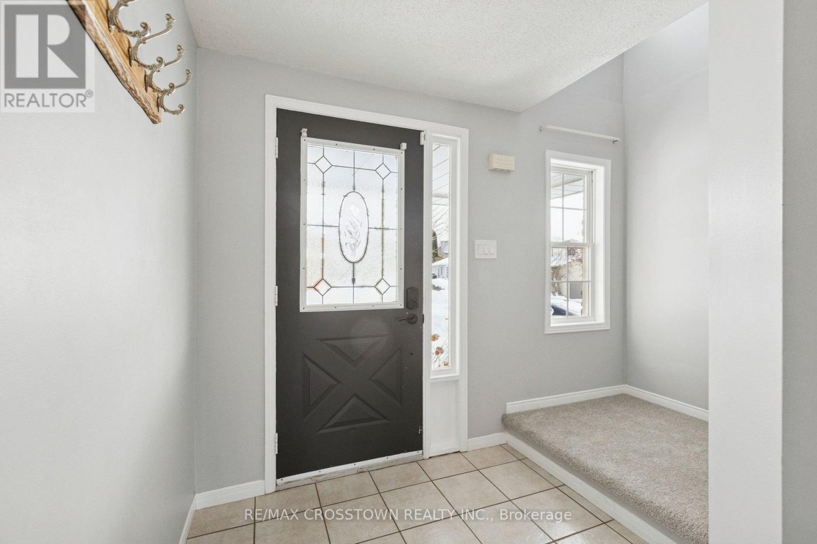 52 Gibb Street, Cambridge, ON - Indoor Photo Showing Other Room