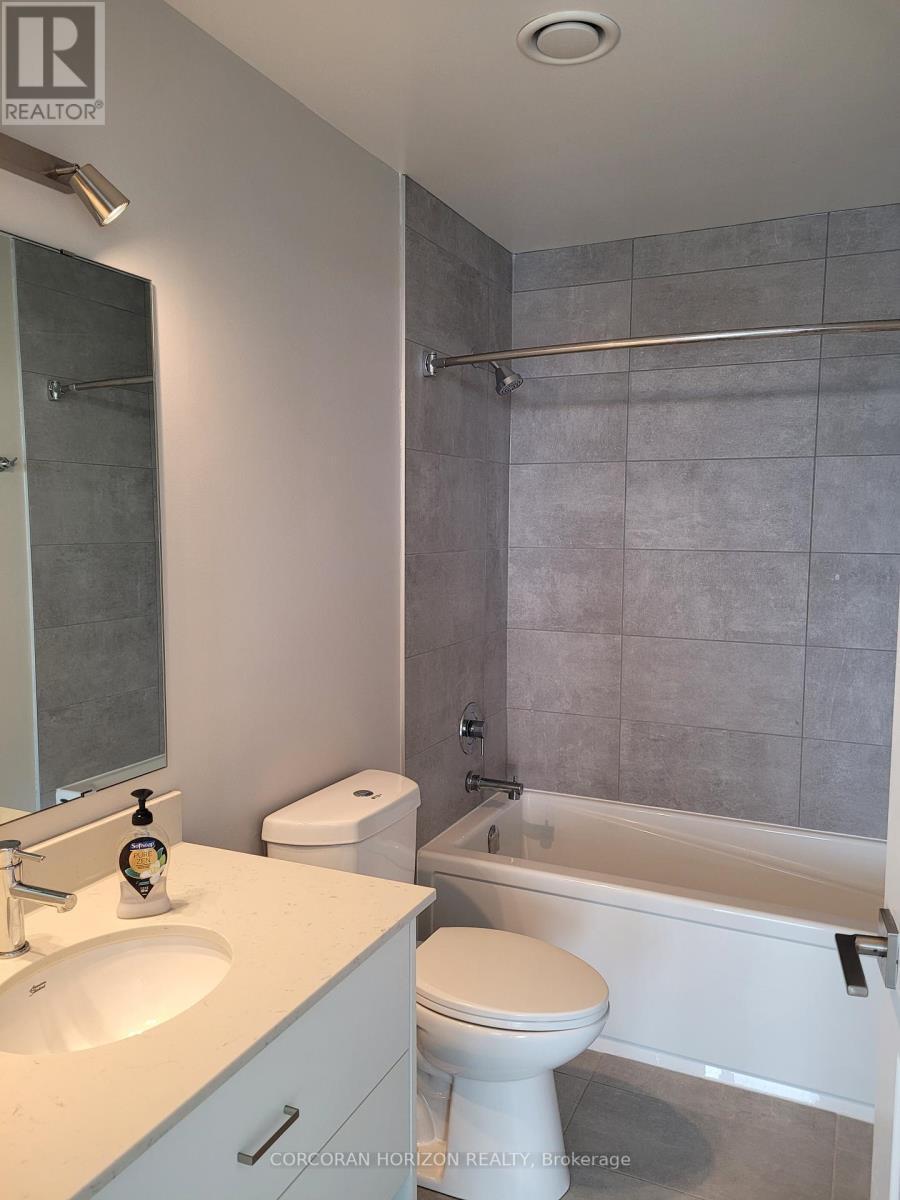 1508 - 50 Grand Avenue S, Cambridge, ON - Indoor Photo Showing Bathroom
