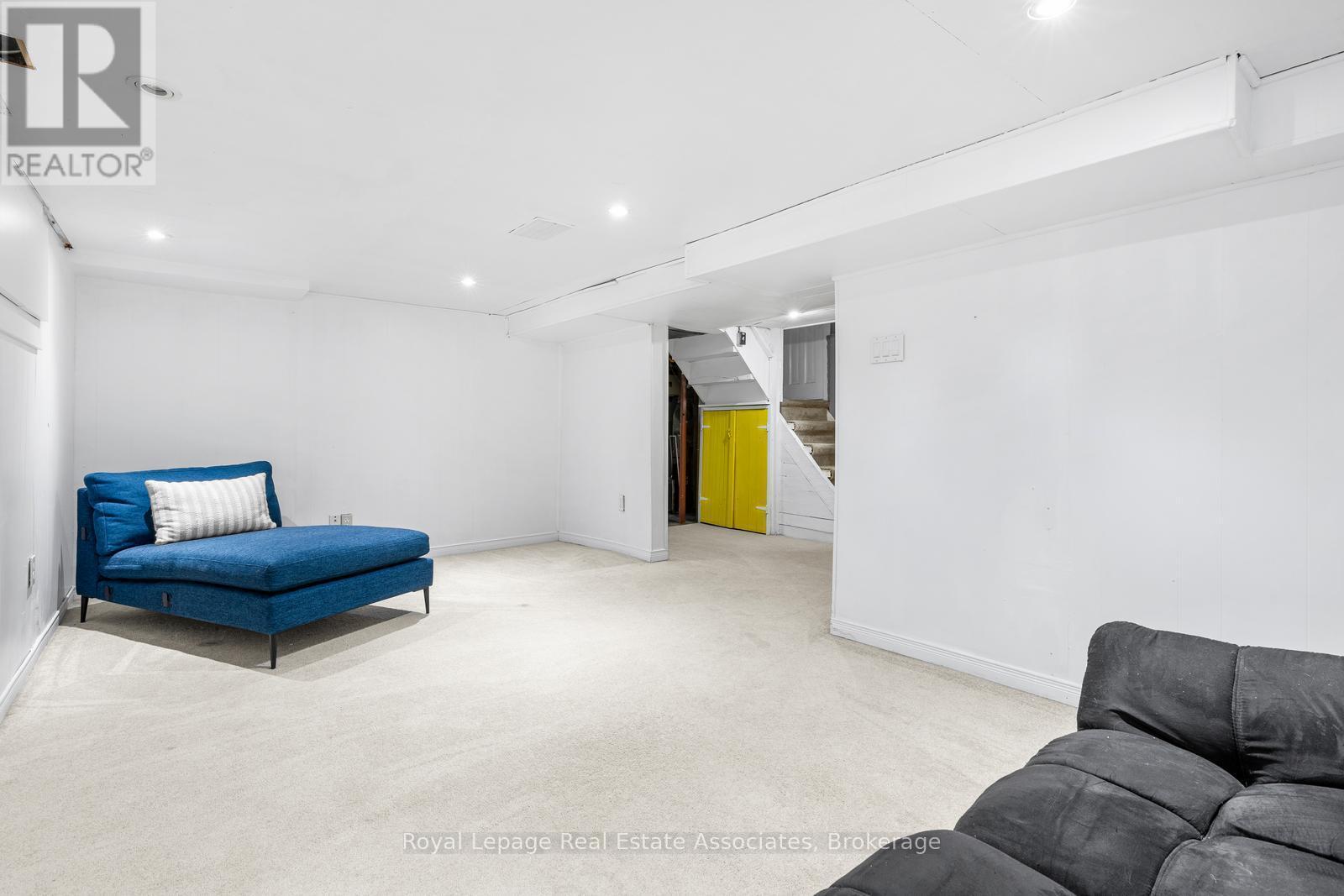 263 Houghton Avenue S, Hamilton, ON - Indoor