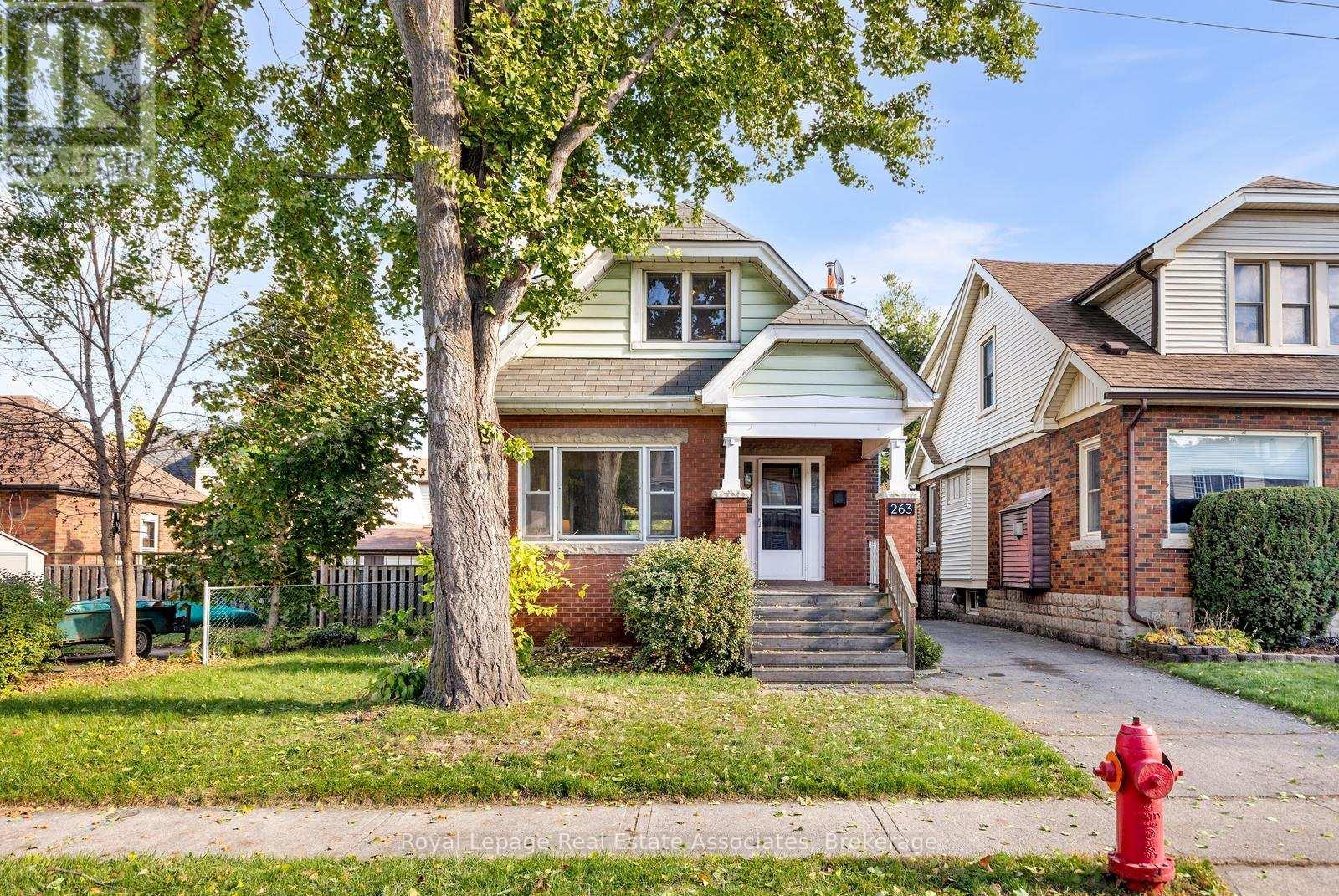 263 Houghton Avenue S, Hamilton, ON - Outdoor With Facade
